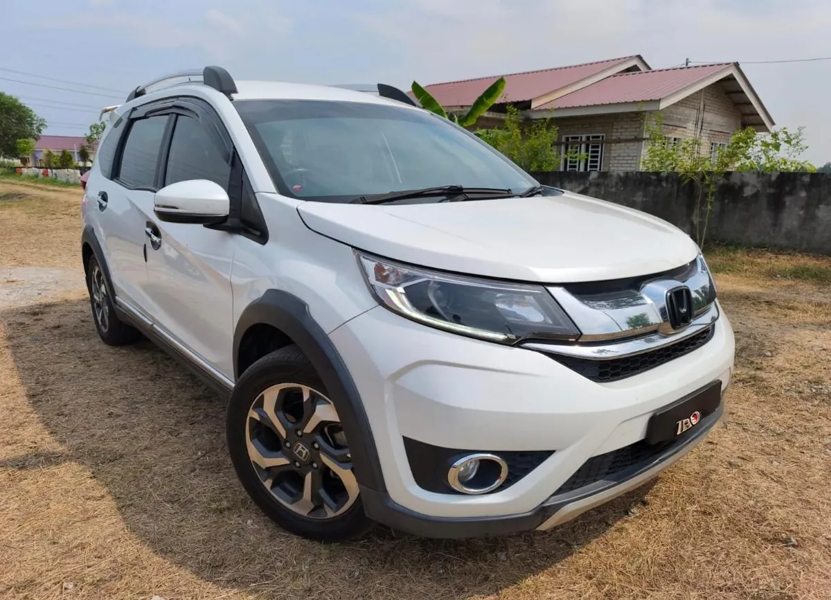 White Honda BR-V 7-seater rental car